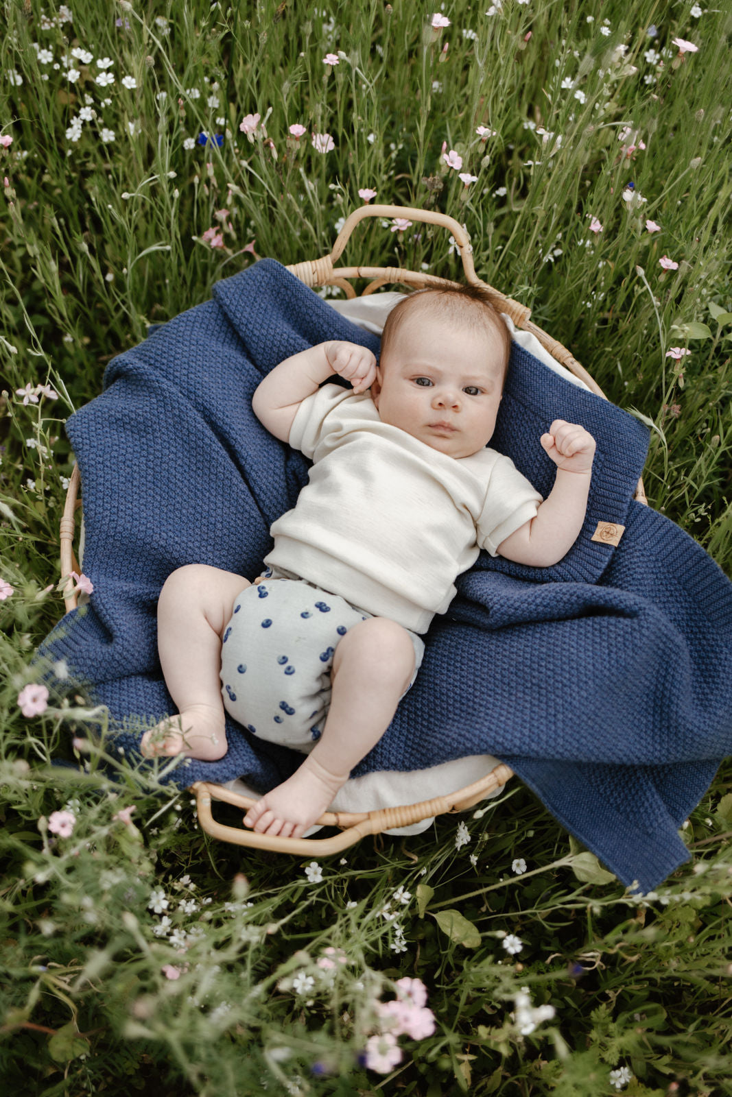 Babydecke aus Merinowolle „Hallo Welt“
