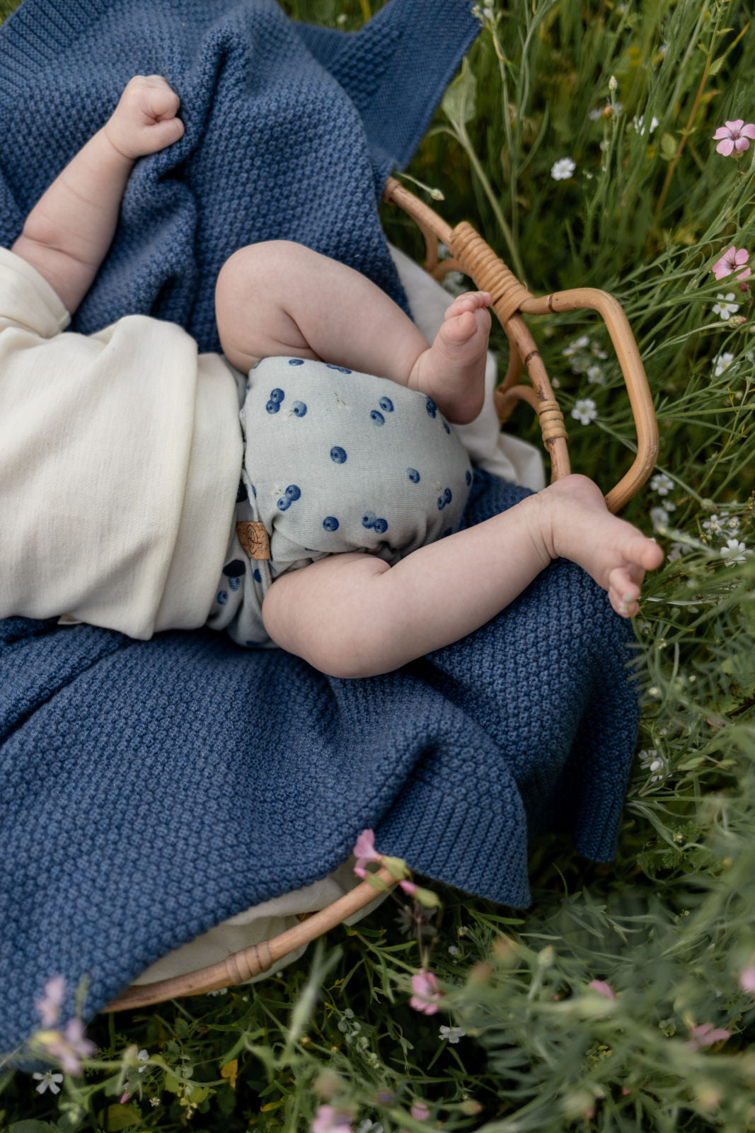 Babydecke aus Merinowolle „Hallo Welt“ - Tausendglück