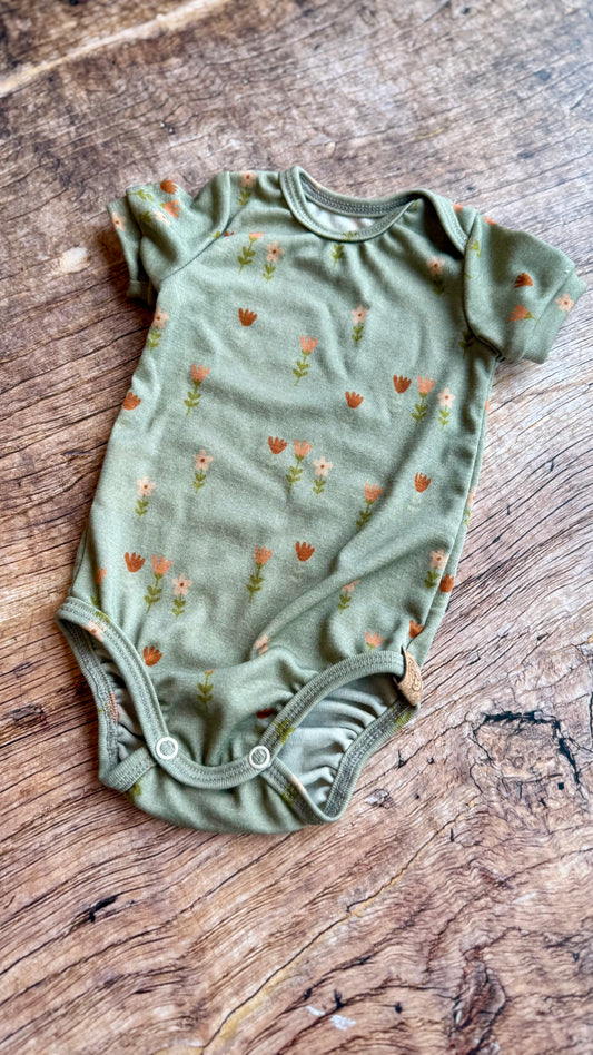 Glücksgriff „Glücks-Body“ aus Wolle/Seide "Tausend Blumen" - 74 kurzarm