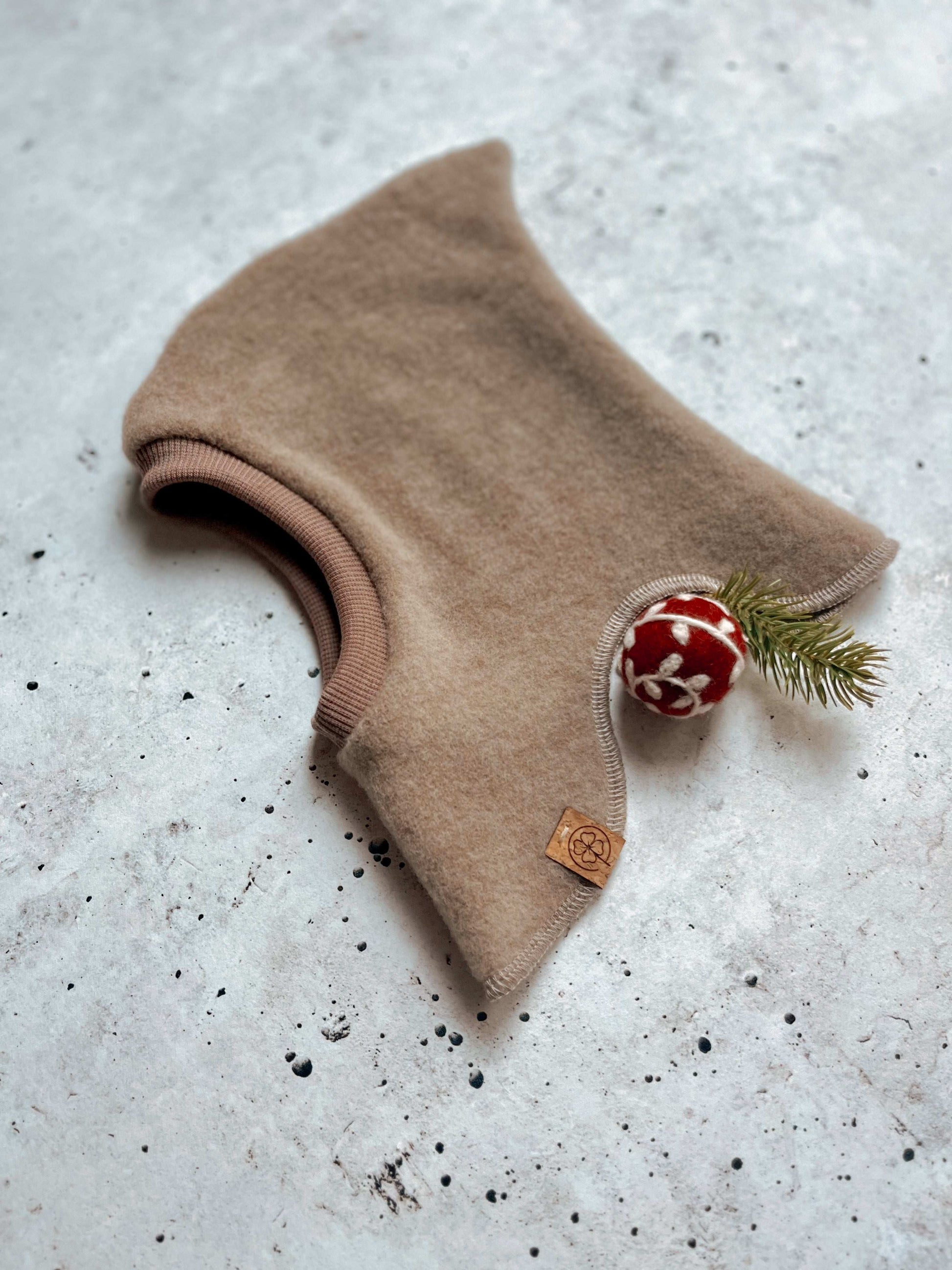 „Glücks-Schlupfhaube“ aus Merino-Wollfleece