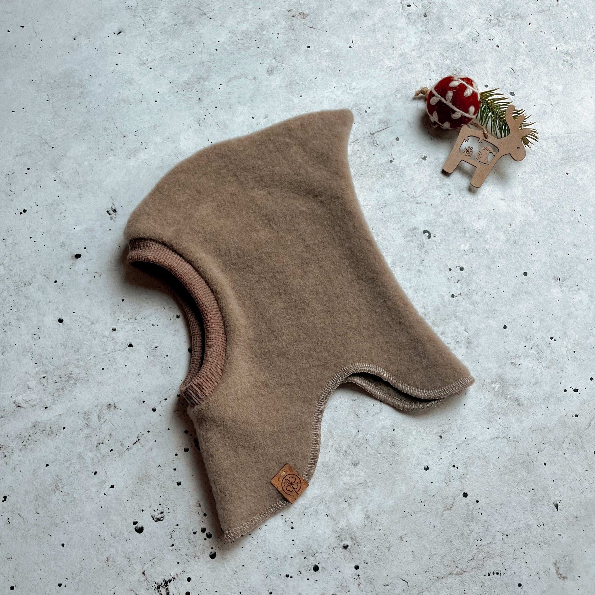 „Glücks-Schlupfhaube“ aus Merino-Wollfleece